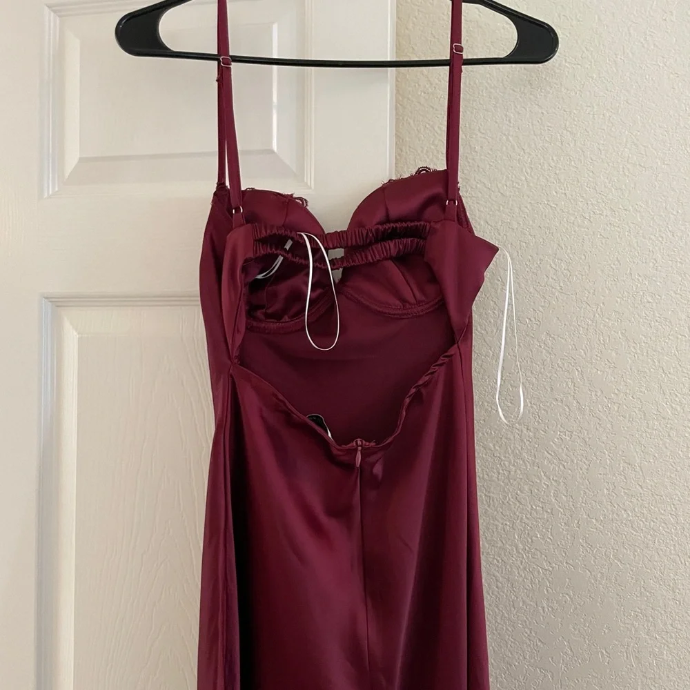 Princess Polly Burgundy Maxi Dress size 4 - Picture 6 of 9